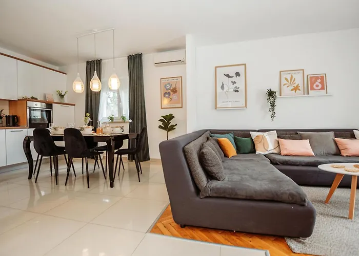 Apartment Lumary